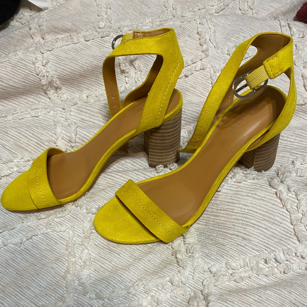 Nine West Mustard Suede Heel 7.5